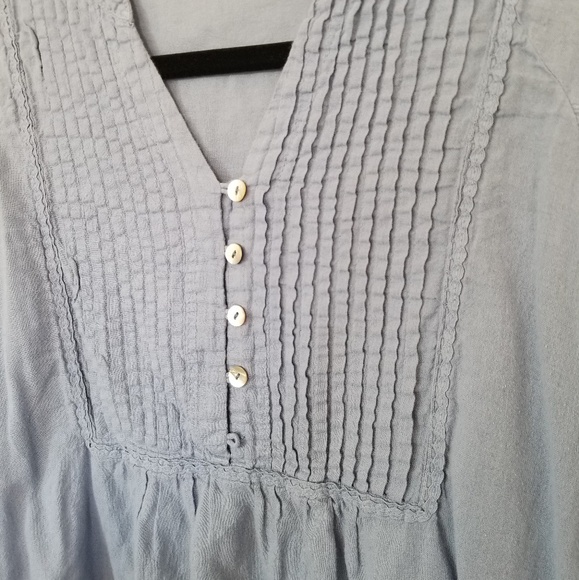 🦋Summery Chambray🦋Peasant Top - Picture 2 of 3